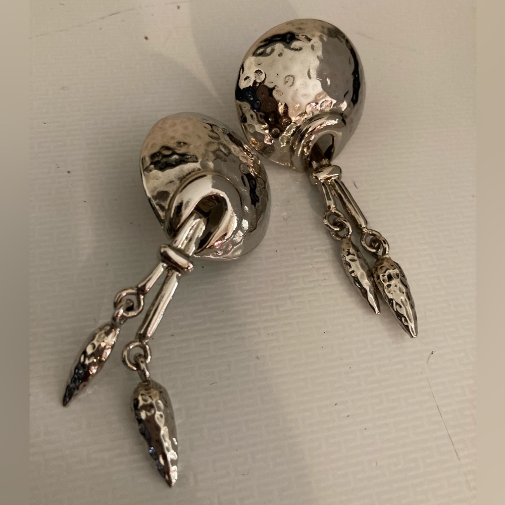 Amazing Silvertone vintage clip on Horshoe crab reminiscent earrings